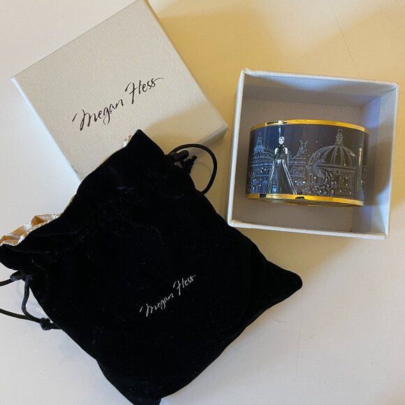 Authentic Megan Hess Enamel Bracelet Bangle 18k Gold Plated - Picture 1 of 10